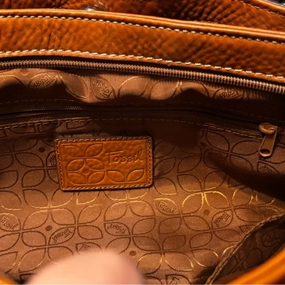 FINALPRIZEš„Fossil Colorful Patchwork Leather Shoulder Bag has chain with pearls - Picture 12 of 15